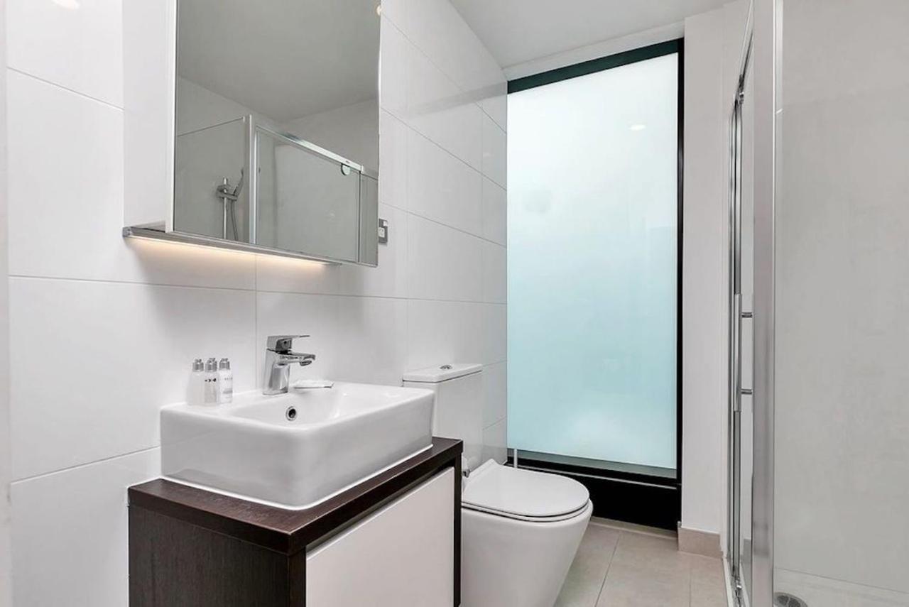 Magnificent Skytower, Sea, Habour View In Cbd Apartment Auckland Bagian luar foto