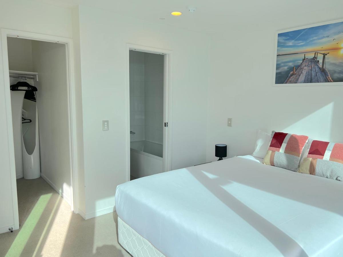 Magnificent Skytower, Sea, Habour View In Cbd Apartment Auckland Bagian luar foto